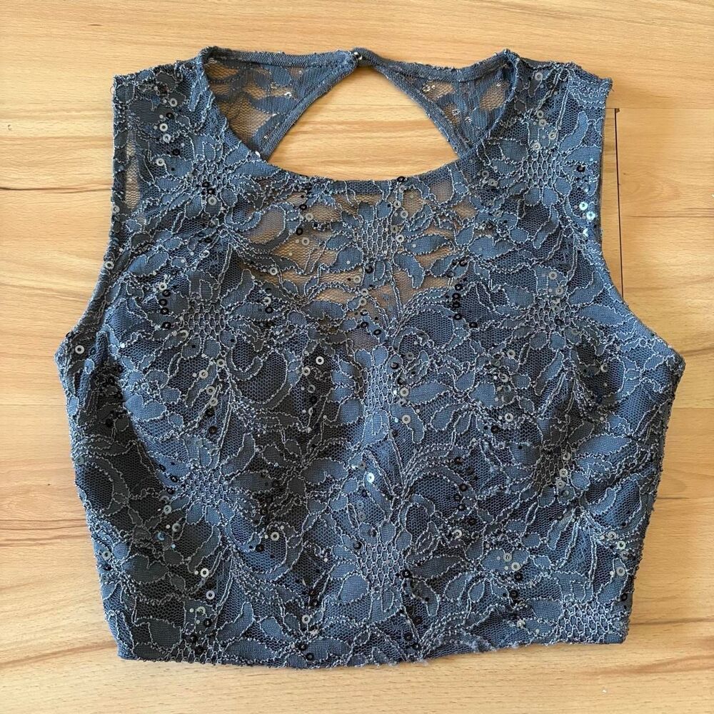 Windsor Gray Floral Lace Crop Top with Sequins size 5/6